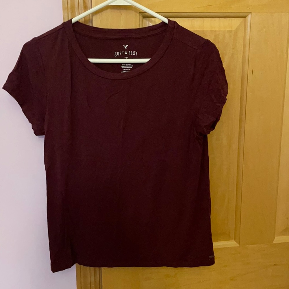 American eagle soft maroon tshirt
